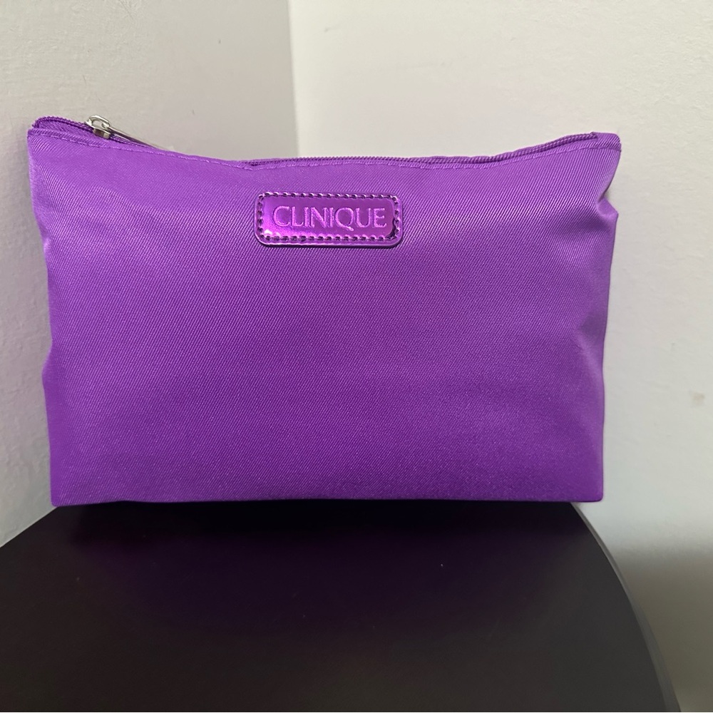 SALE…..🌷2FOR8$🌺 NEW CLINIQUE COSMETICS BAG